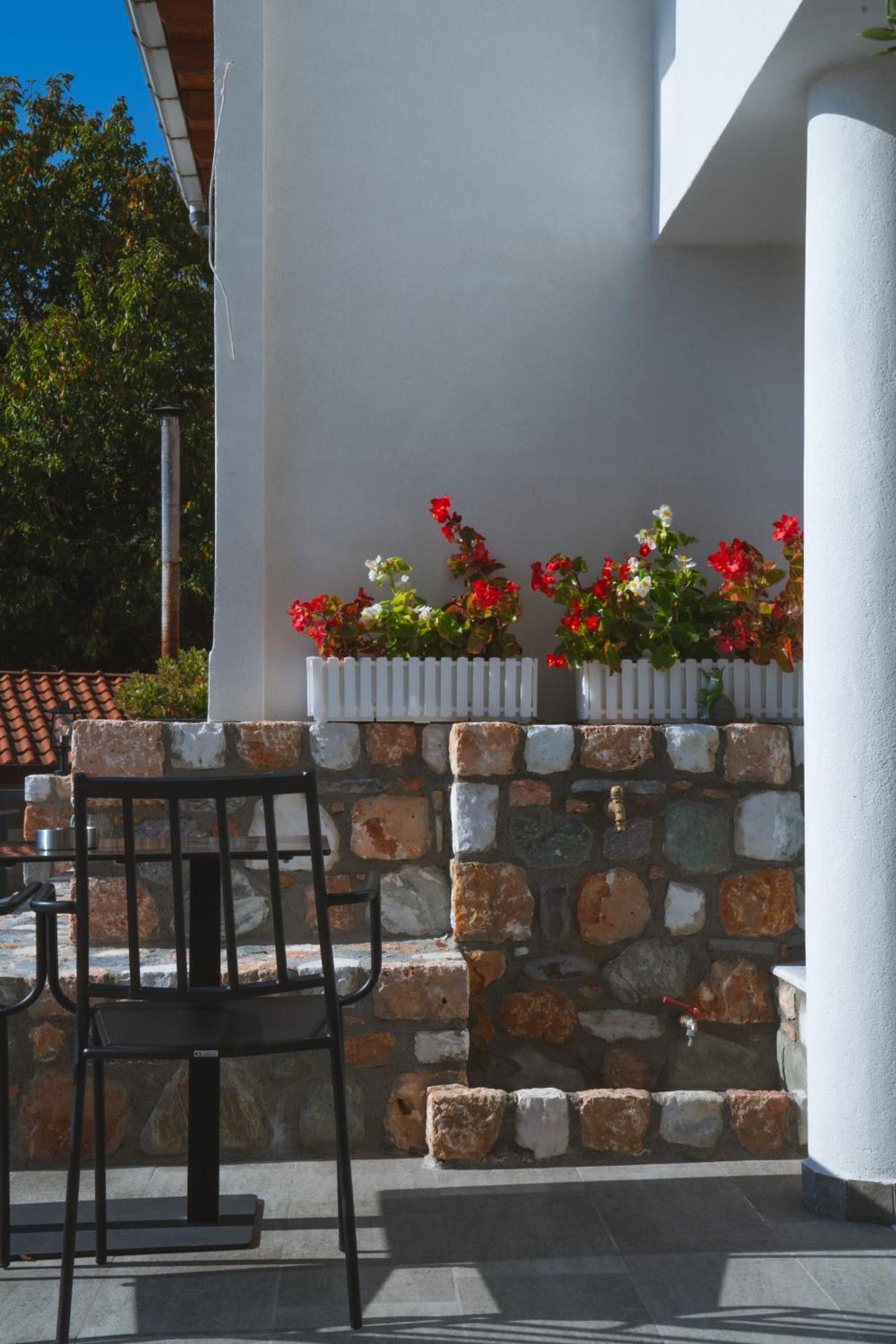 Alkyonis Hotel & Spa Káto Loutrákion エクステリア 写真